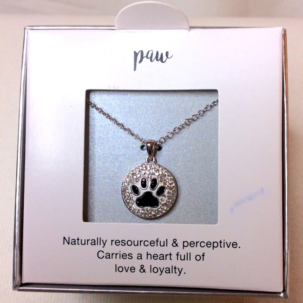 NWT Dog Paw Print Necklace 18”